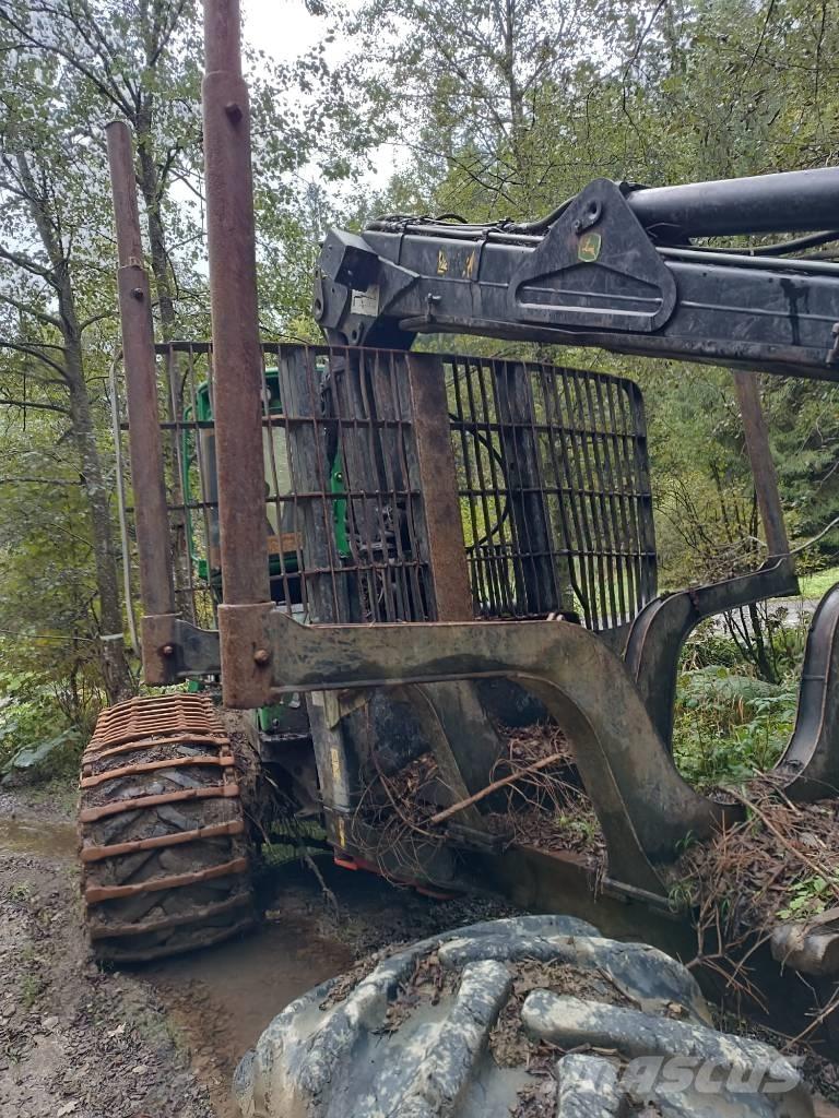 John Deere 1210 E Kihordók