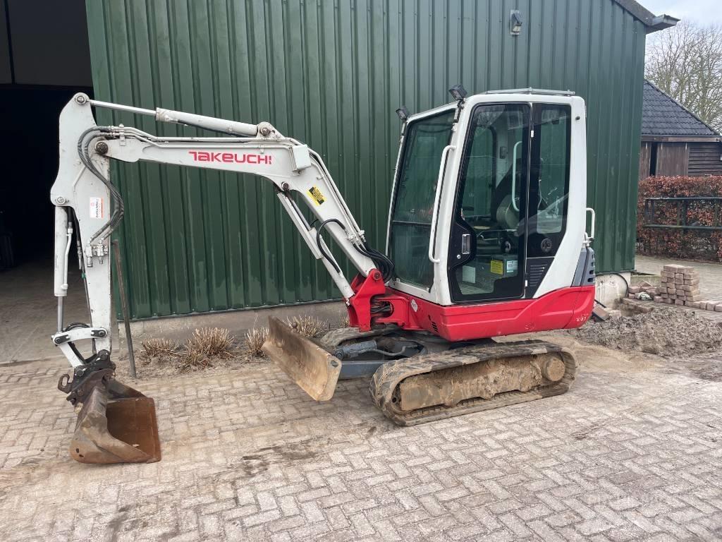 Takeuchi TB 228 Mini kotrók < 7t