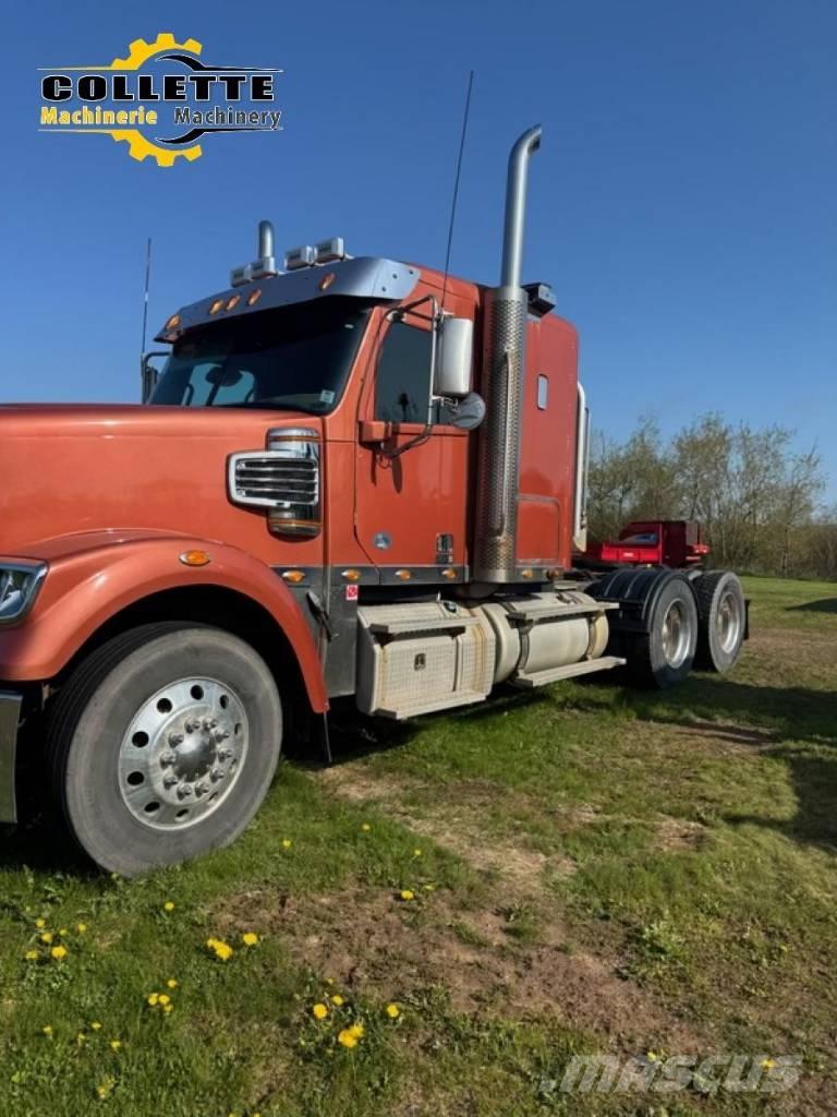 Freightliner 122 SD Nyergesvontatók