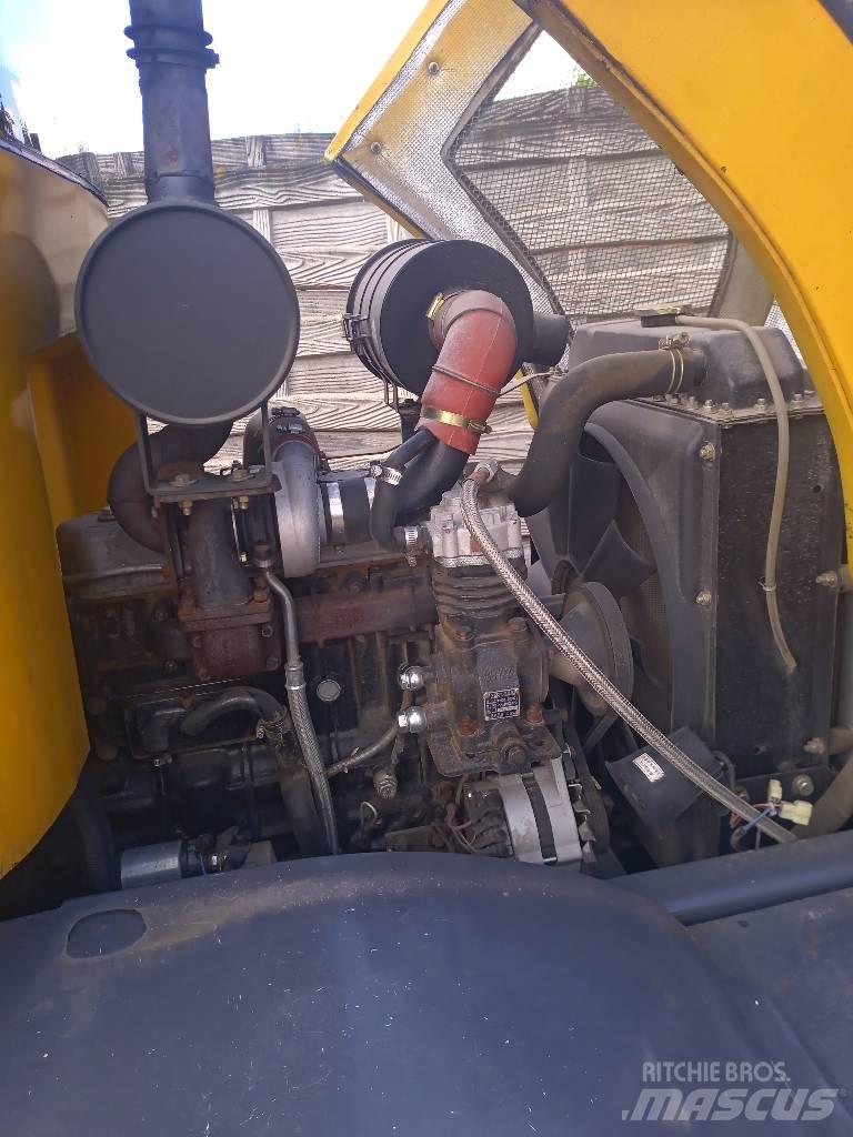  ZL 920 Gumikerekes homlokrakodók