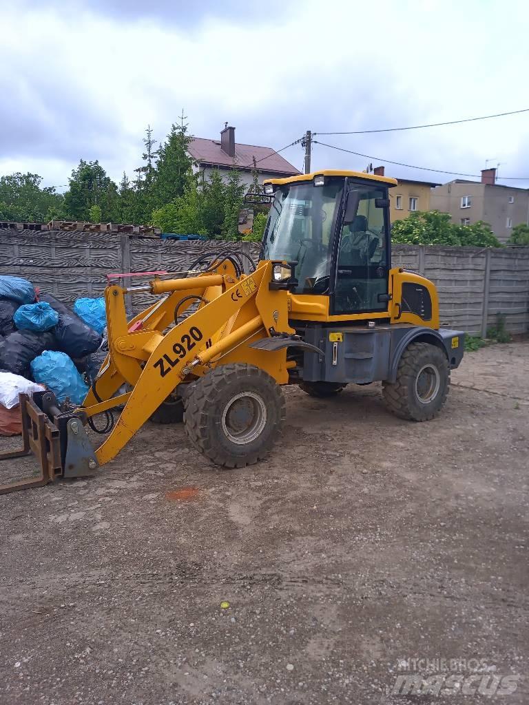  ZL 920 Gumikerekes homlokrakodók
