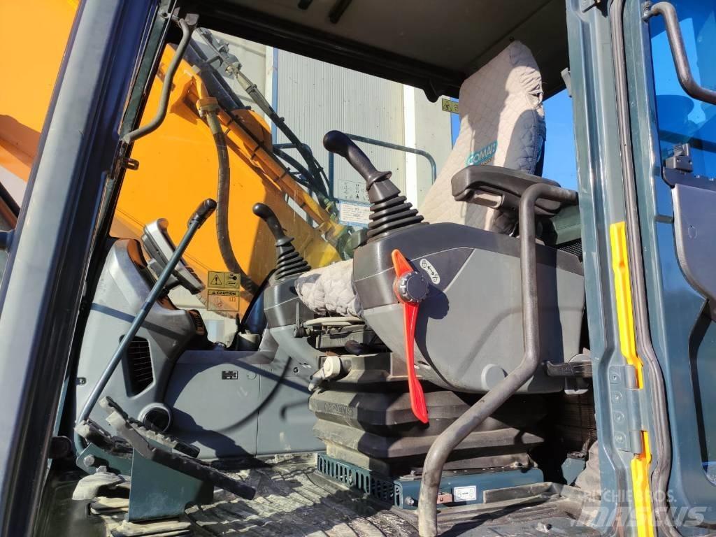 Hyundai HX220NL Lánctalpas kotrók