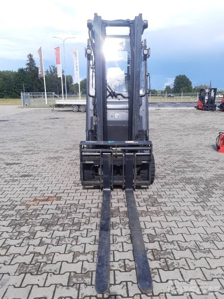 Linde E30HL Elektromos targoncák