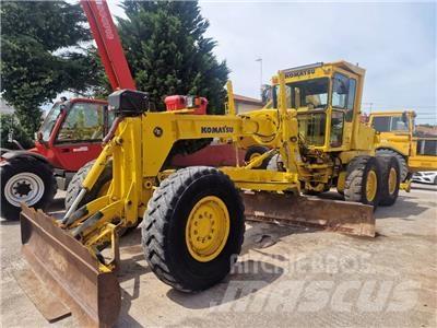 Komatsu GD 521 A-1 Gréderek