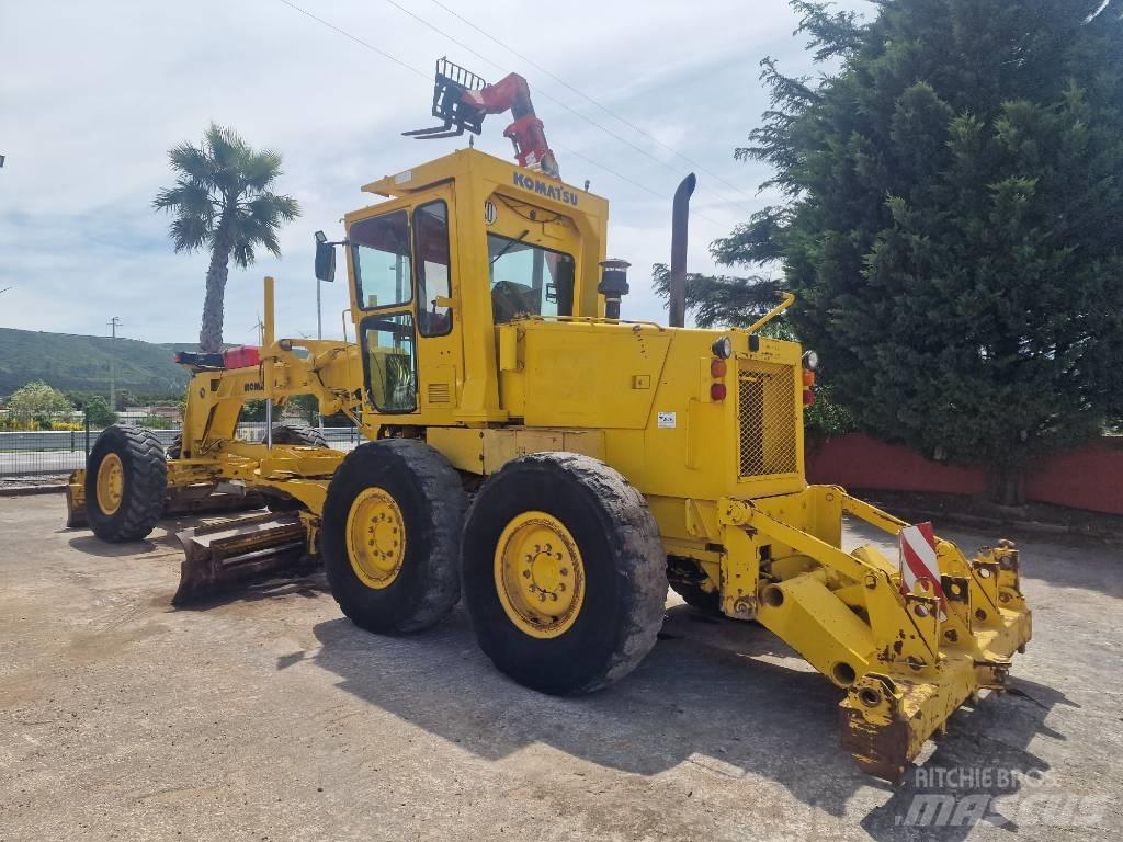 Komatsu GD 521 A-1 Gréderek
