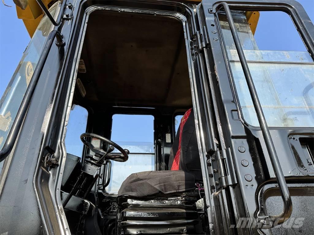 CAT 966G Gumikerekes homlokrakodók