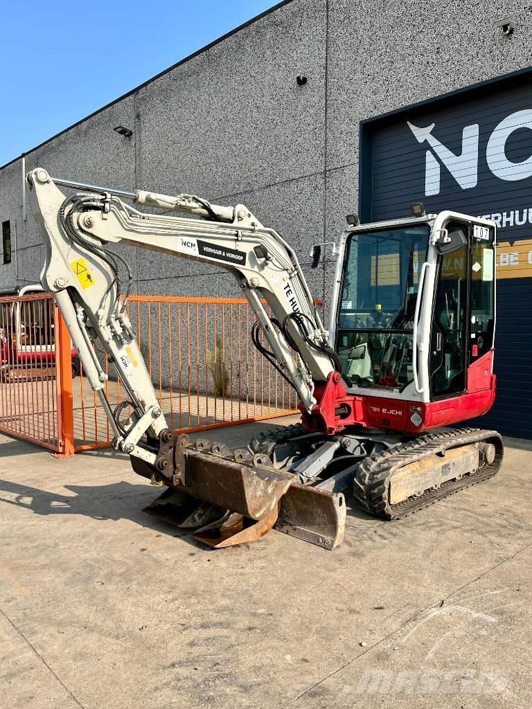 Takeuchi TB 235 Mini kotrók < 7t