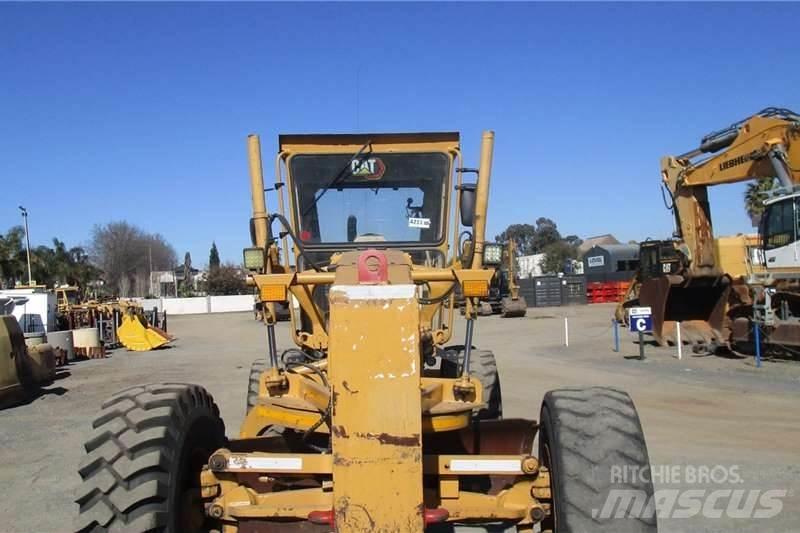 CAT 140K Gréderek