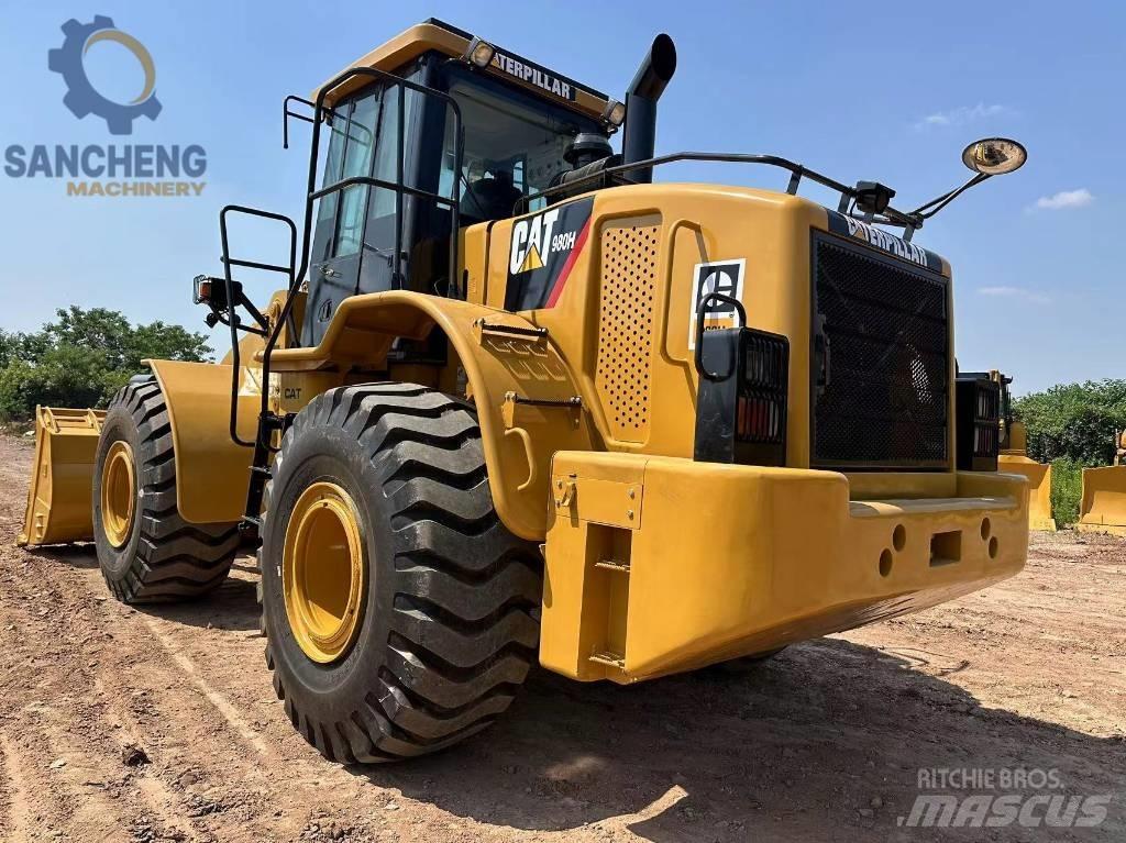 CAT 980 H Gumikerekes homlokrakodók