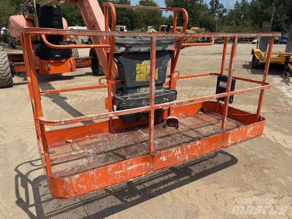 JLG 1250 AJP Karos emelők