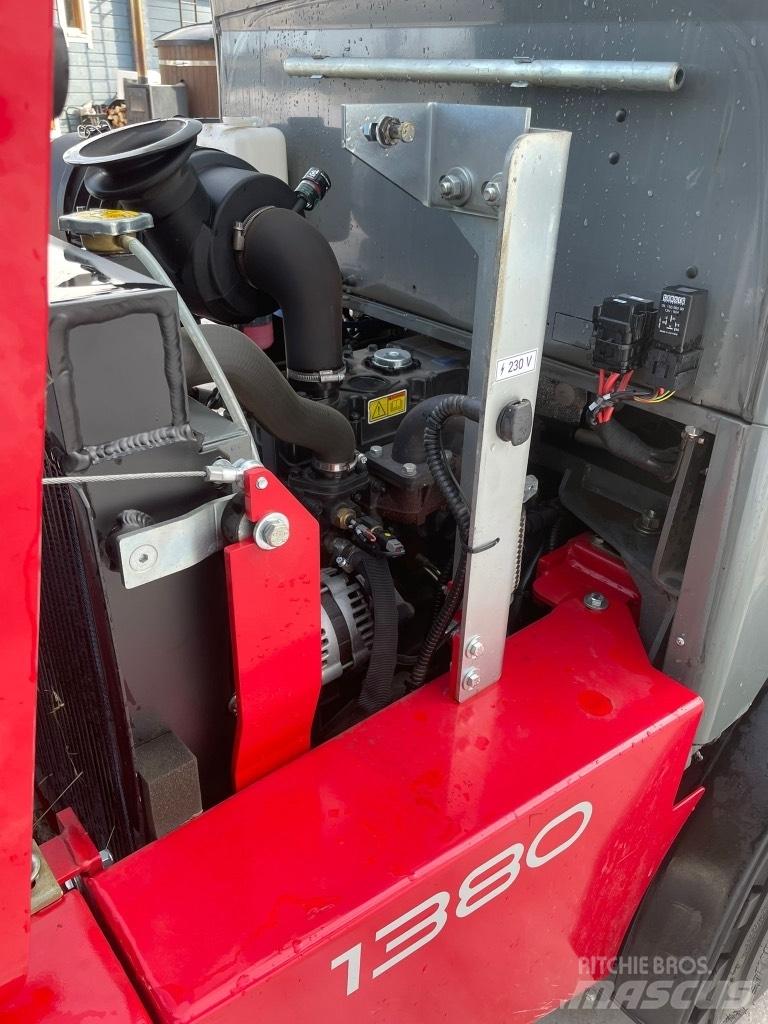 Weidemann 1380 Univerzális rakodók