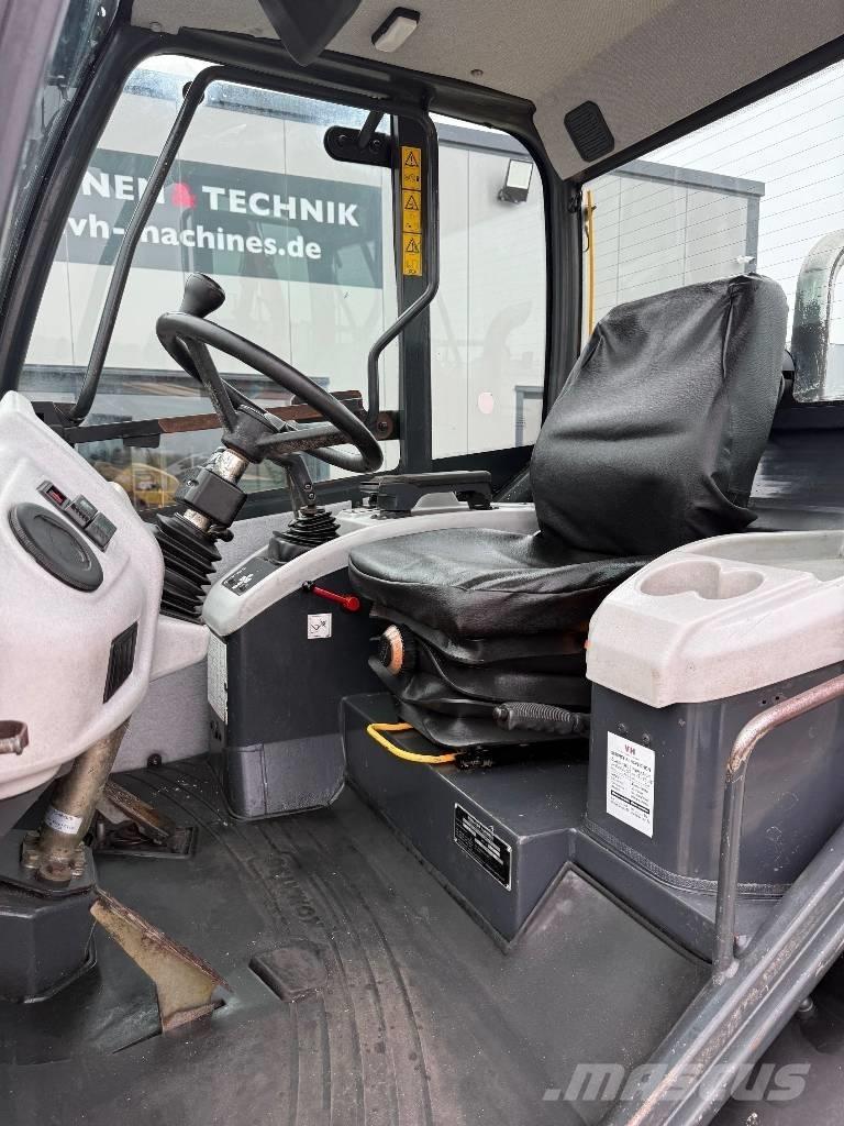 Komatsu WA 70-5 Gumikerekes homlokrakodók