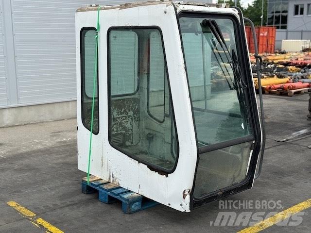 Liebherr CAB SERIE B Vezetőfülke és belső tartozékok