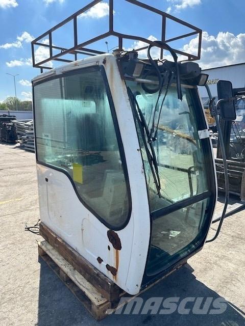 Liebherr R 914 C CAB Vezetőfülke és belső tartozékok