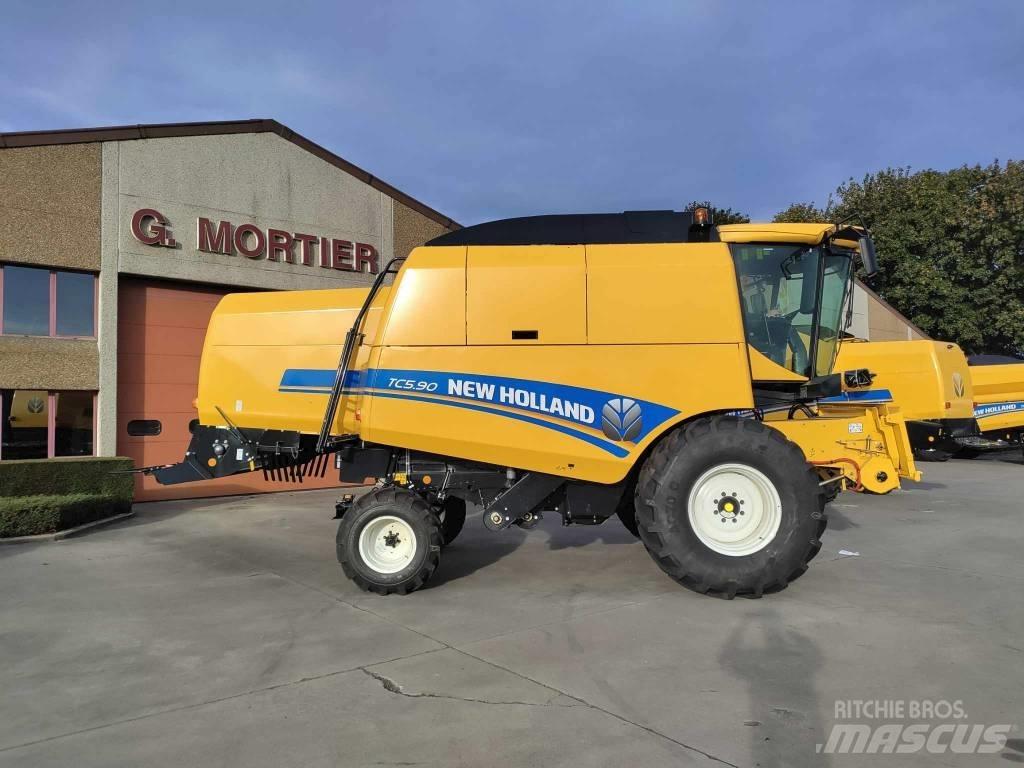 New Holland TC 5.90 Kombájnok