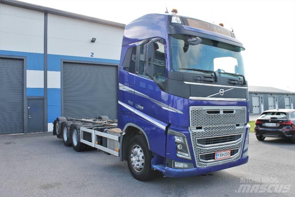 Volvo FH16 600  8x4*4 Fülkés alváz