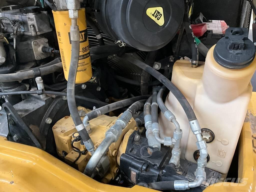 CAT 908 H Gumikerekes homlokrakodók