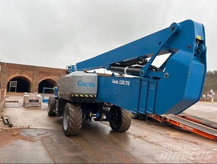 Genie ZX 135/70 Karos emelők