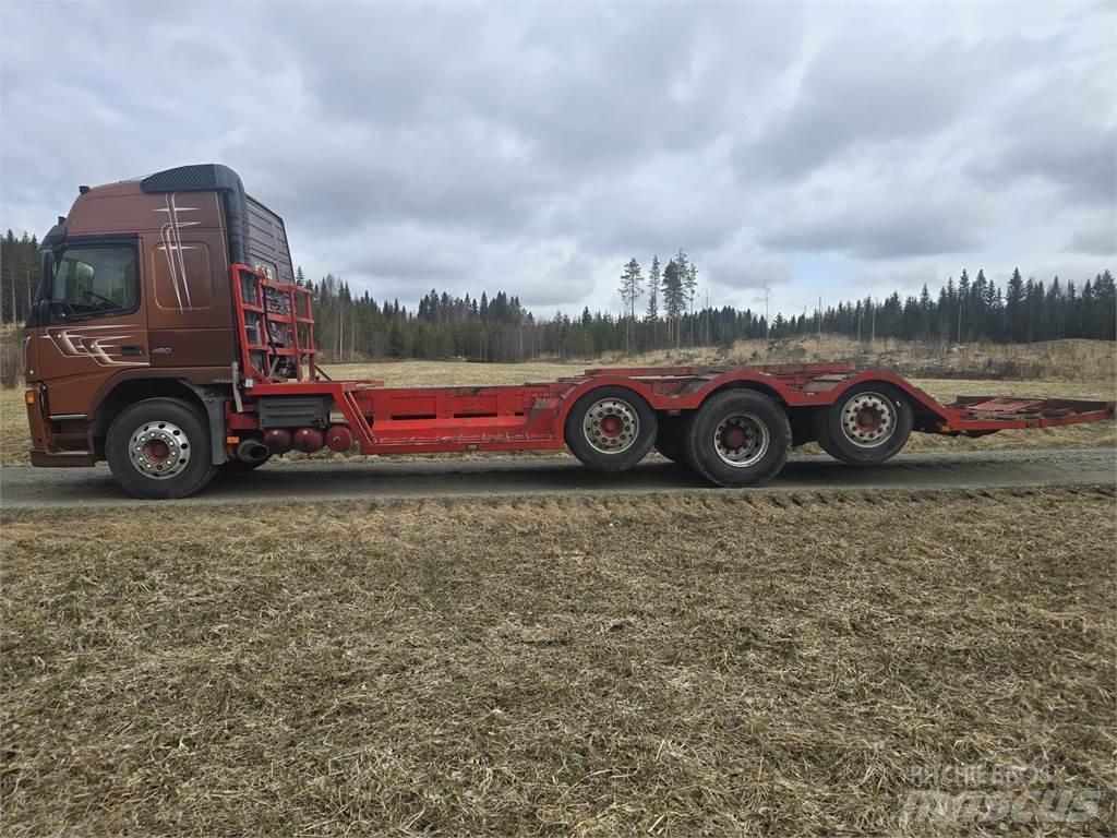 Volvo FM12 8x2 erdészeti gépszállító teherautók