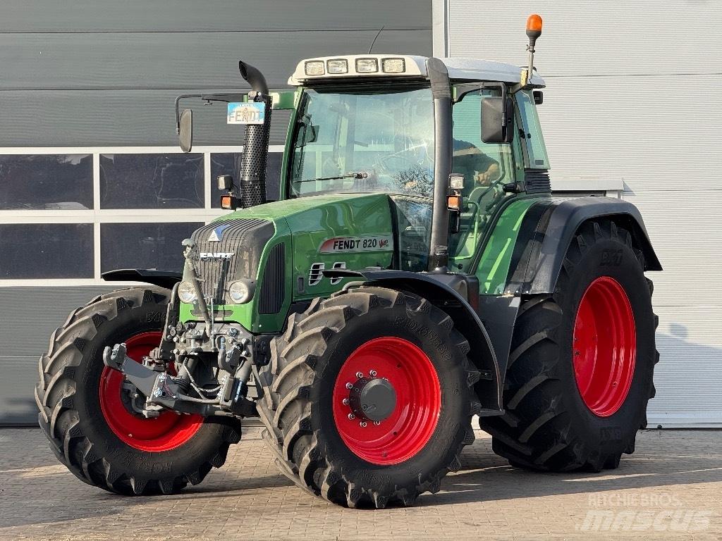 Fendt 820 Vario TMS Traktorok
