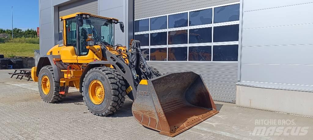 Volvo L 90 H Gumikerekes homlokrakodók