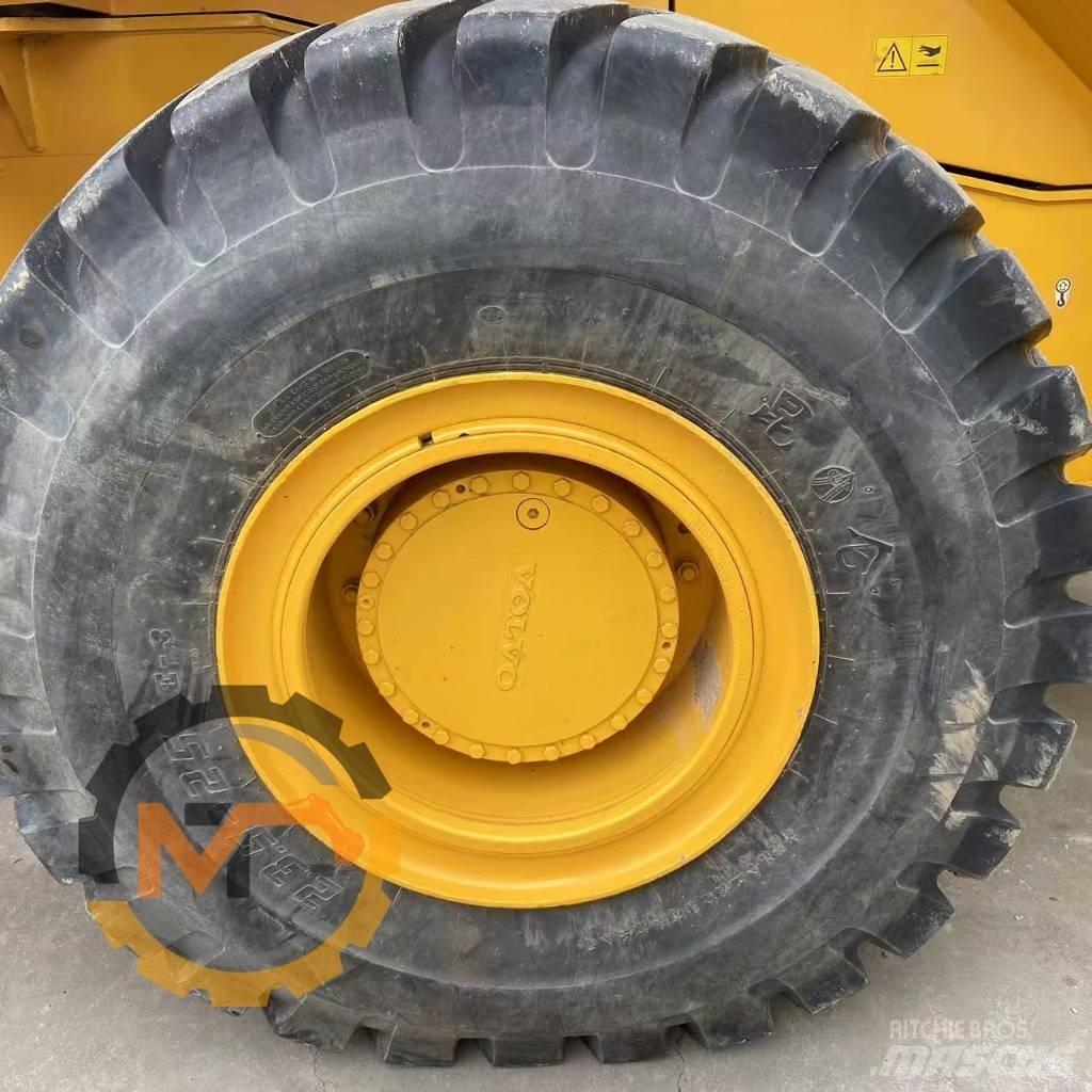 Volvo L 105 Gumikerekes homlokrakodók