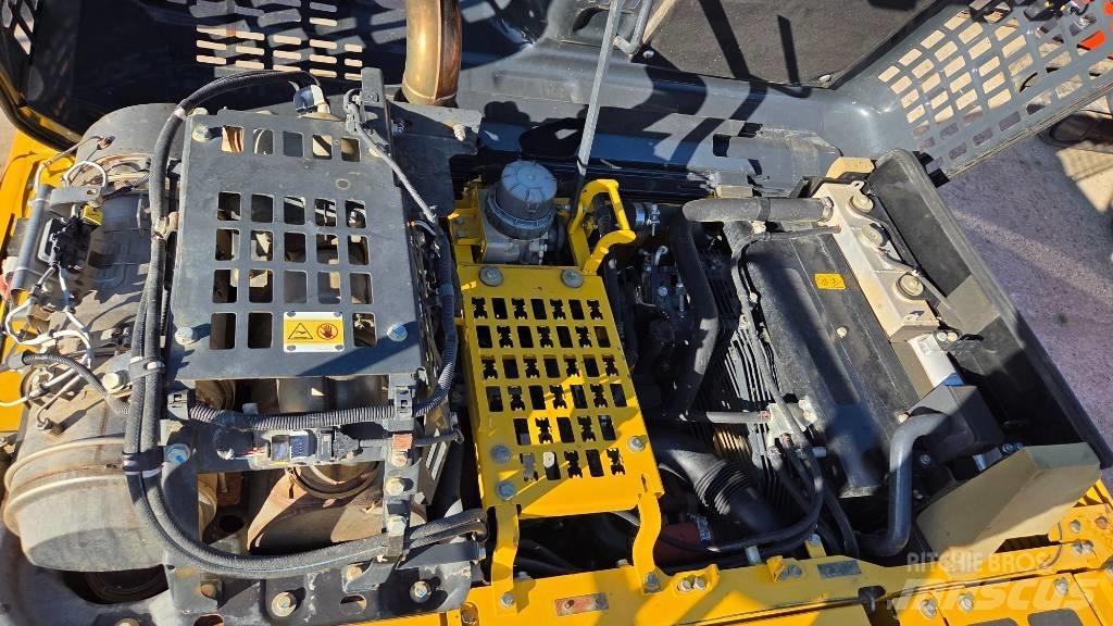Komatsu PC 210 Lánctalpas kotrók
