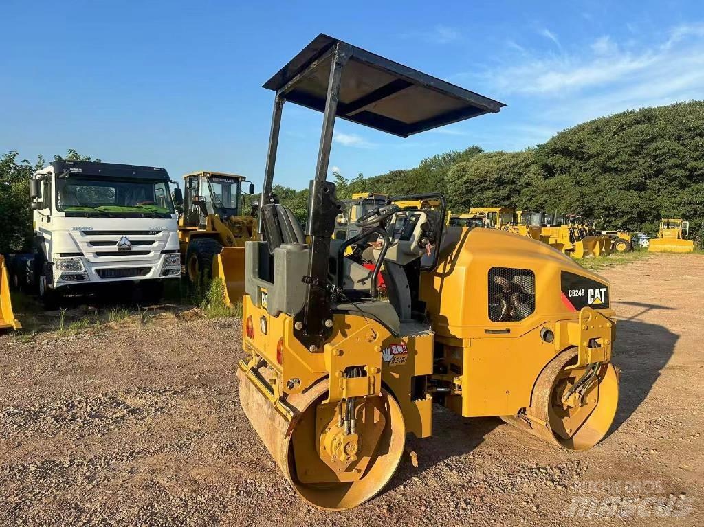CAT CB 24 B Ikerdobos hengerek