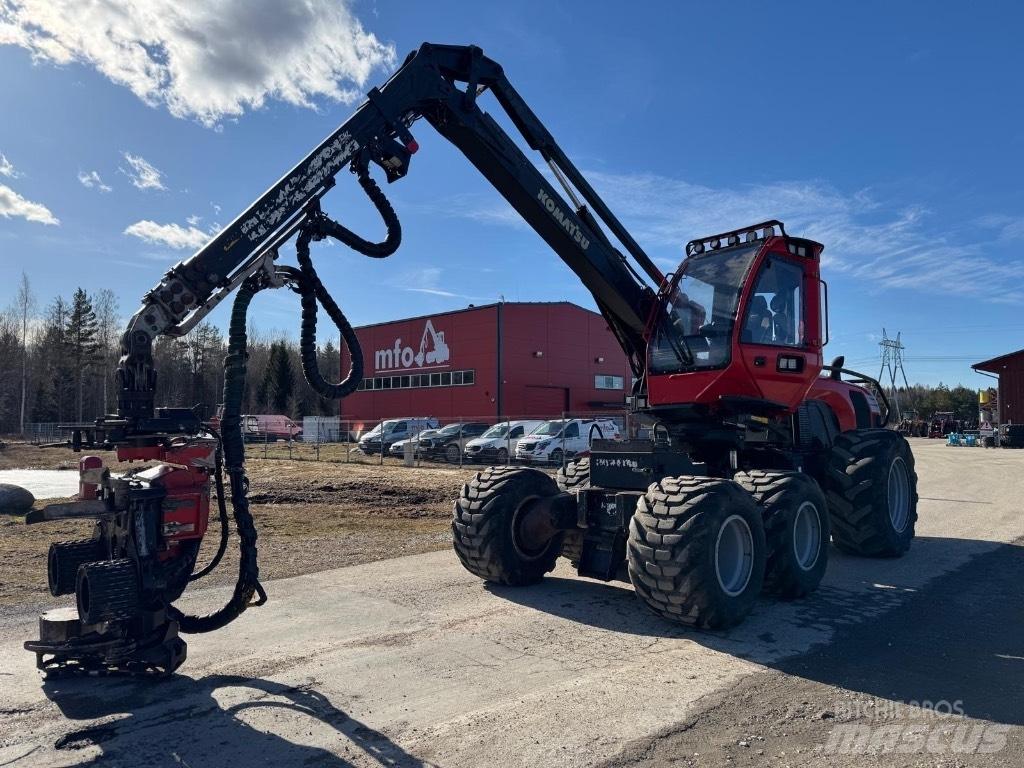Komatsu 901 Betakarítók