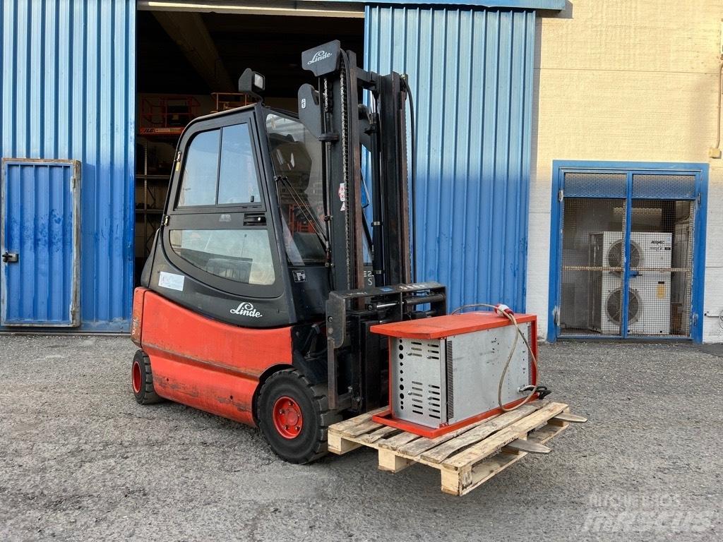 Linde E 25 Elektromos targoncák