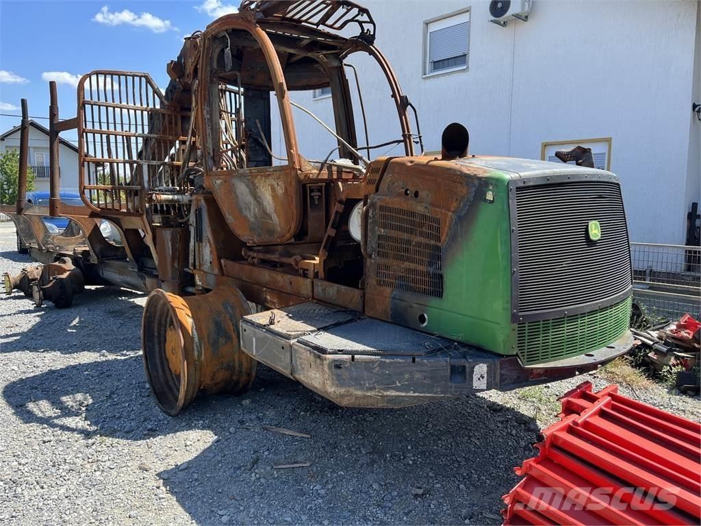 John Deere 1110E Kihordók
