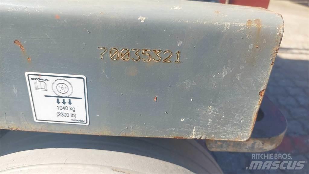 SkyJack SJIII4620 Ollós emelők