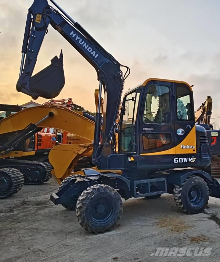 Hyundai R60W Gumikerekes kotrók