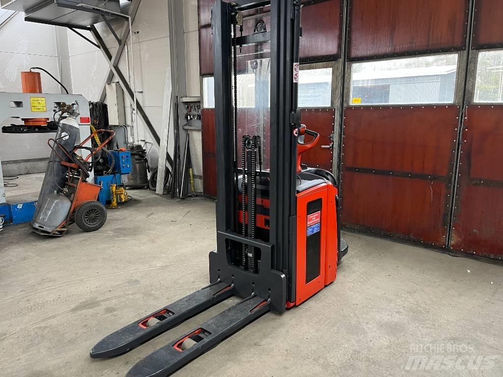 Linde L14AP Elektromos gyalogkíséretű targoncák