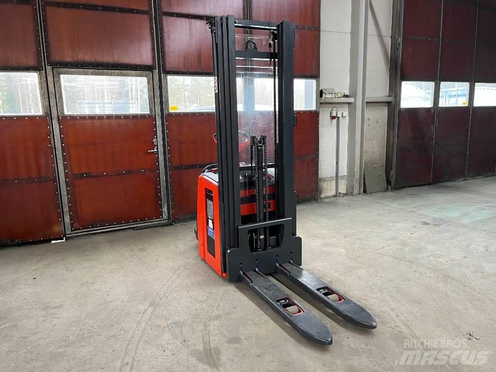 Linde L14AP Elektromos gyalogkíséretű targoncák