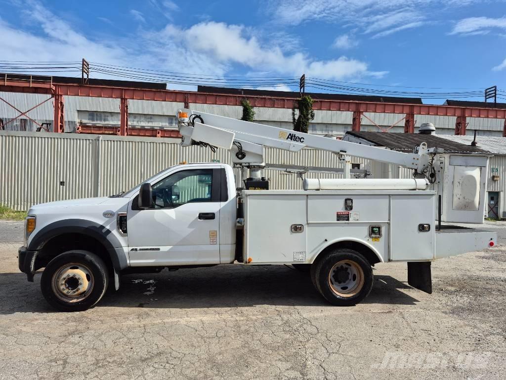 Ford F 450 Platós / Ponyvás teherautók