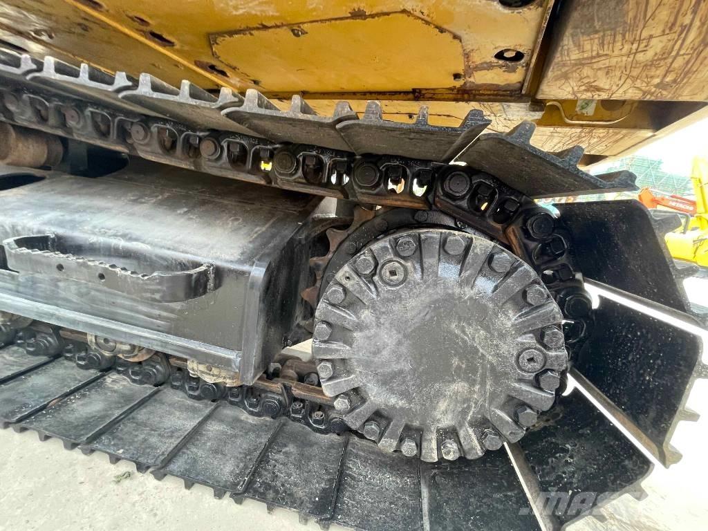 CAT 323 D Lánctalpas kotrók