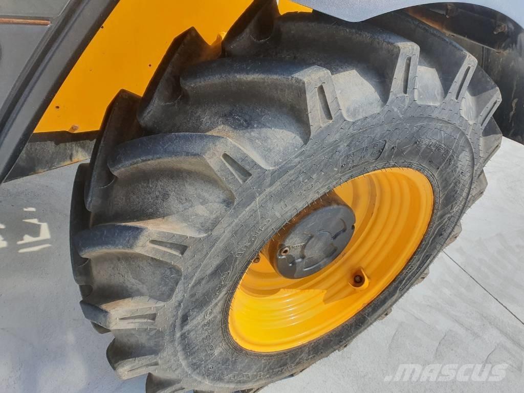 JCB 531-70 - BC25 Teleszkópos rakodók