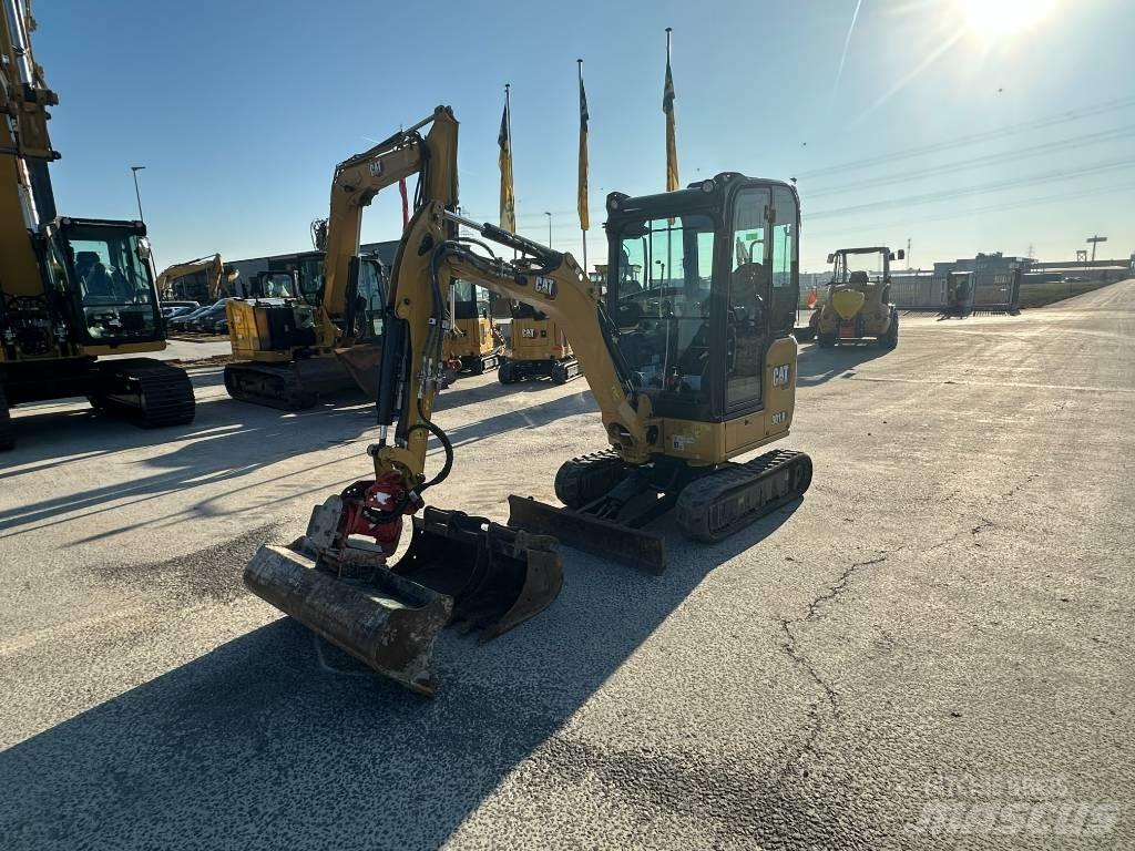 CAT 301.8 Mini kotrók < 7t