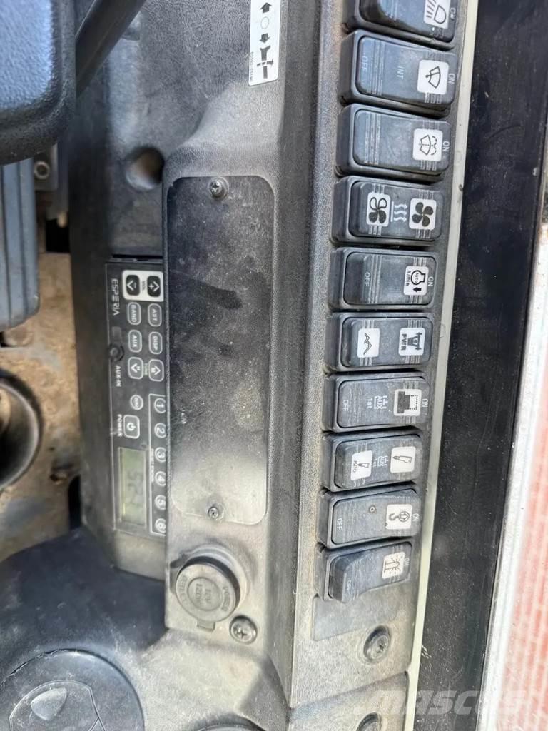 Takeuchi TB230 Lánctalpas kotrók