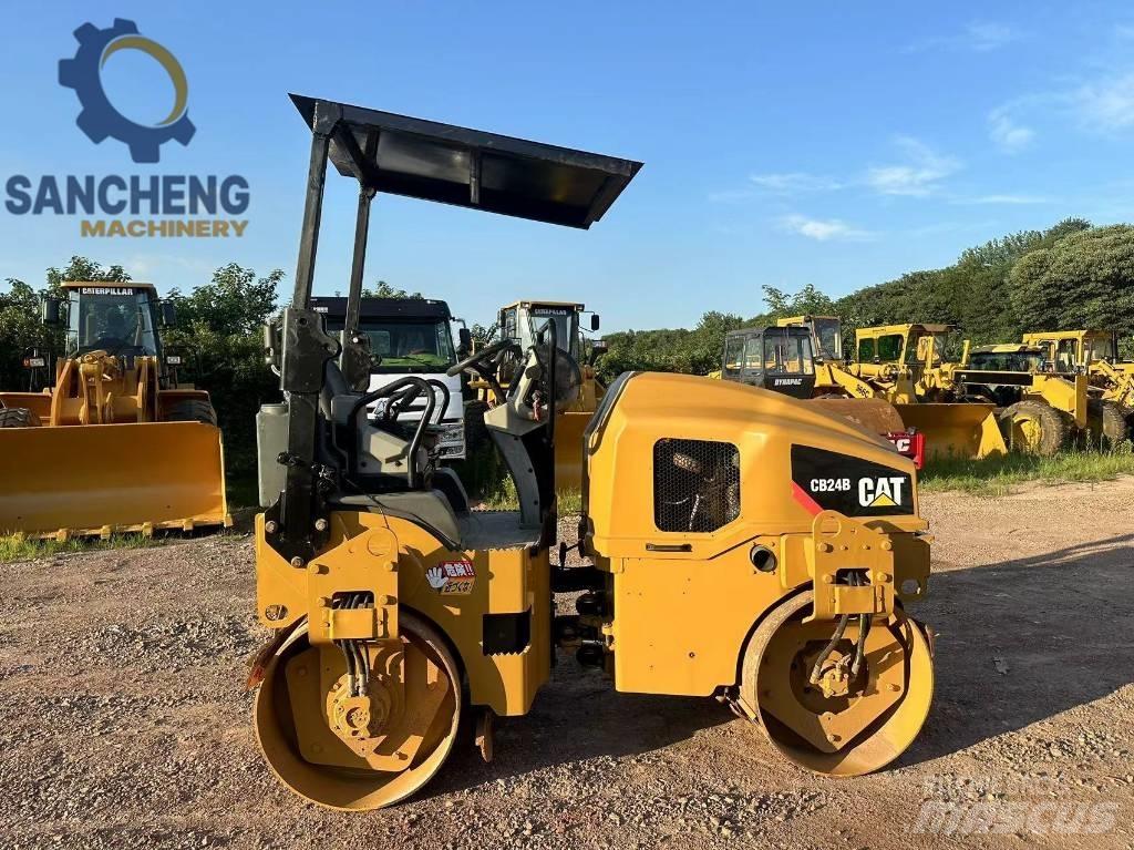 CAT CB24B Ikerdobos hengerek