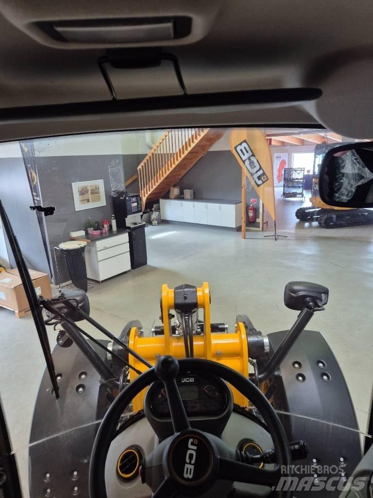 JCB 409 Gumikerekes homlokrakodók