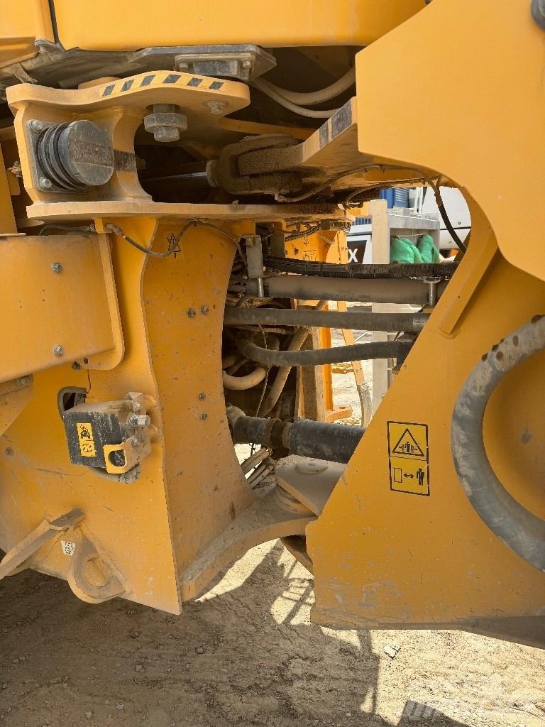 Volvo 150H Gumikerekes homlokrakodók