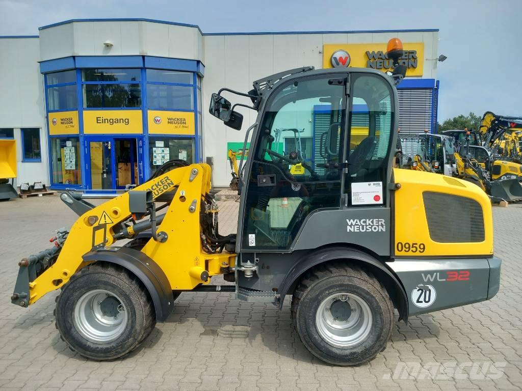 Wacker Neuson WL32 Gumikerekes homlokrakodók
