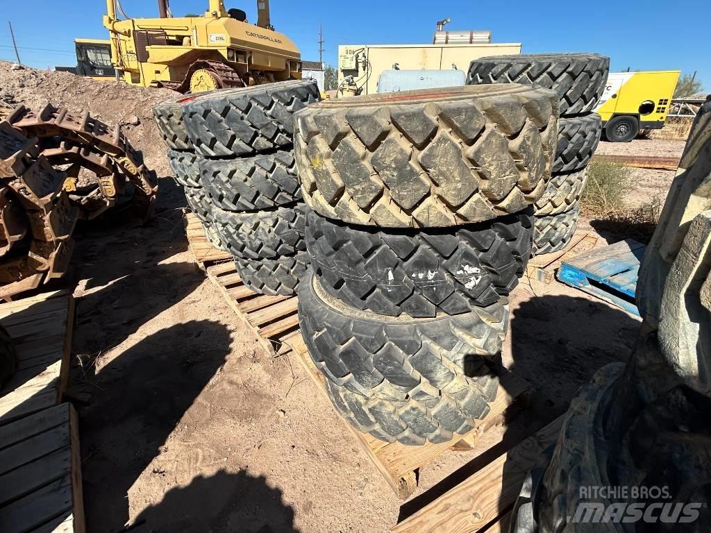 Bobcat 12x16.5 Tires Gumiabroncsok, kerekek és felnik
