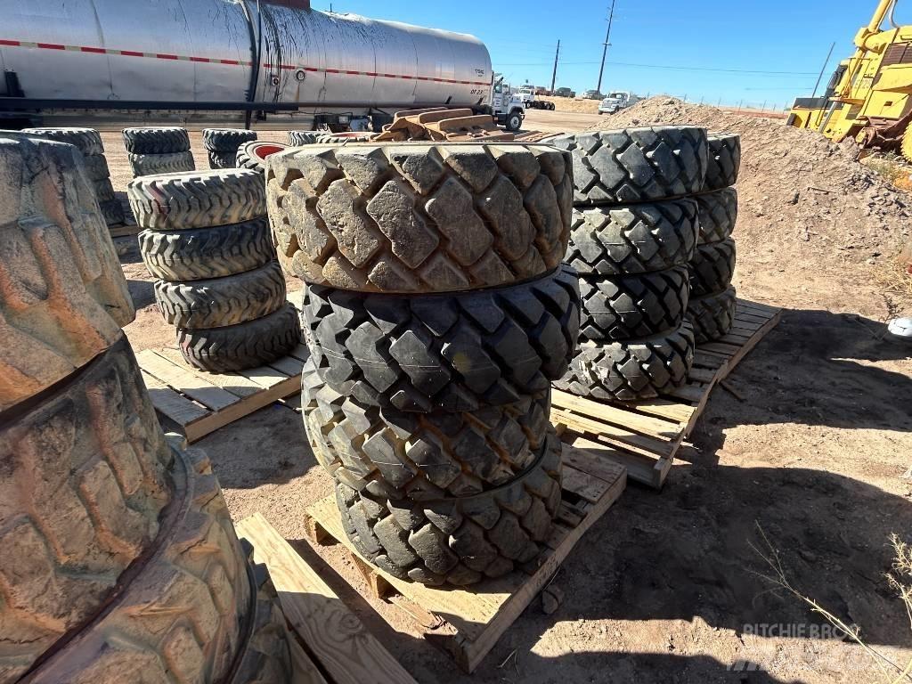 Bobcat 12x16.5 Tires Gumiabroncsok, kerekek és felnik