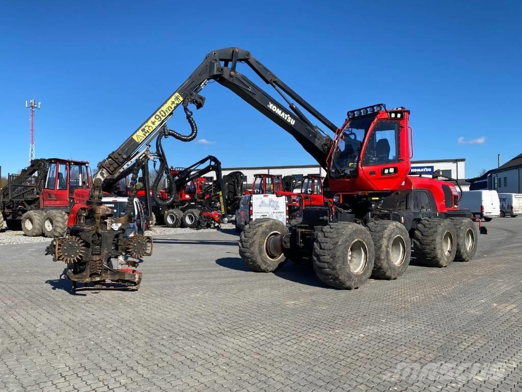 Komatsu 931 XC Betakarítók