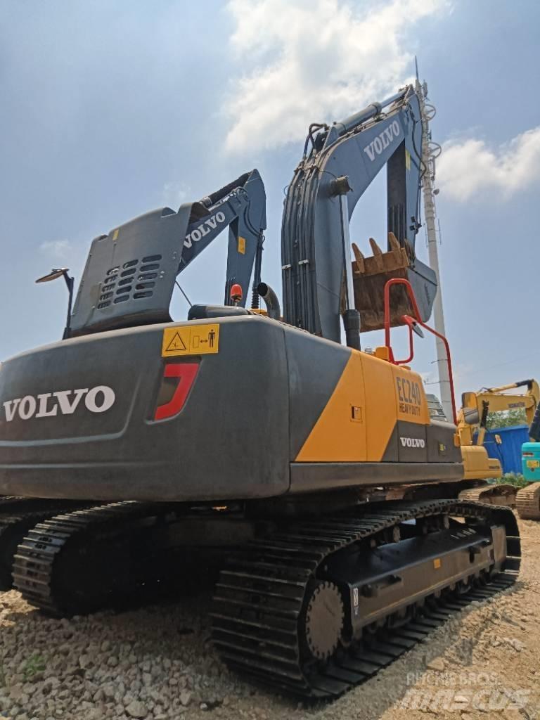 Volvo EC 240 Lánctalpas kotrók