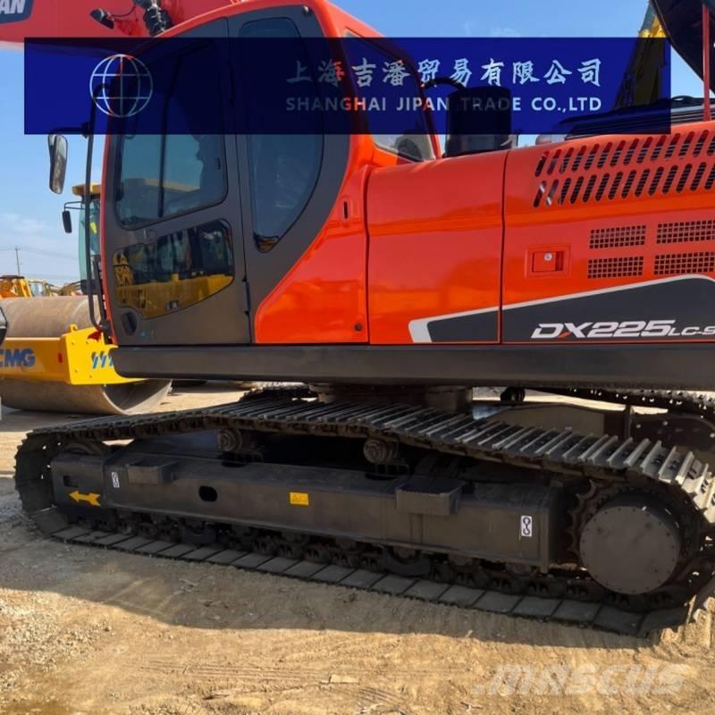 Doosan DX 225 Lánctalpas kotrók
