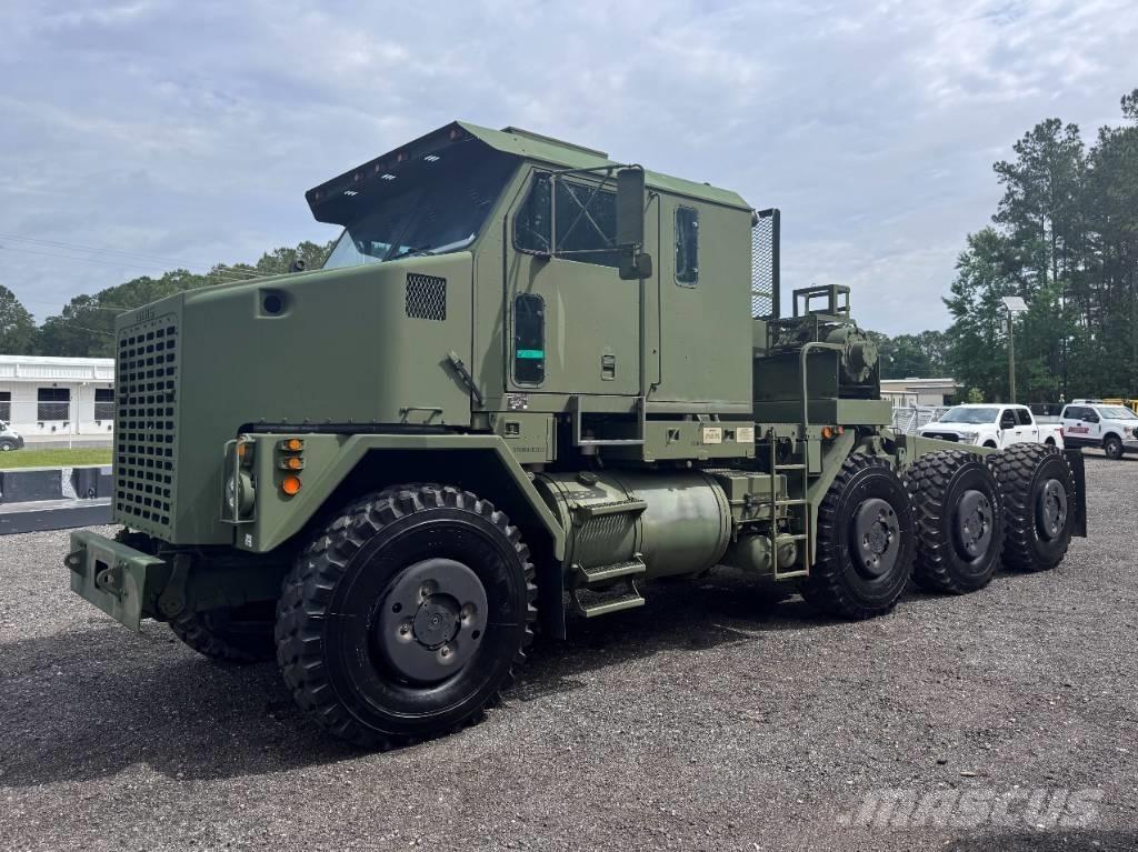 Oshkosh M1070 Nyergesvontatók